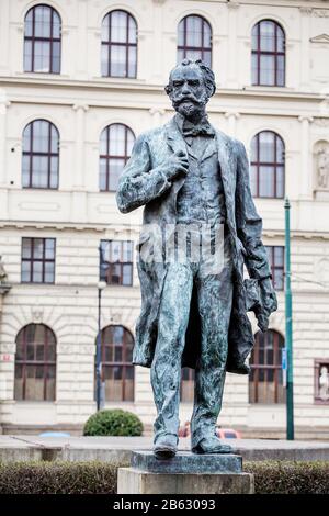 Denkmal für den Komponisten Antonin Dvorak bei Rudolifinum in Prag Stockfoto