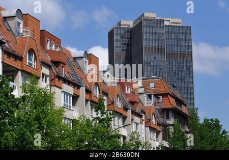 Hochhaus ´Steglitzer Kreisel´, Schloßstraße, Steglitz, Berlin, Deutschland Stockfoto