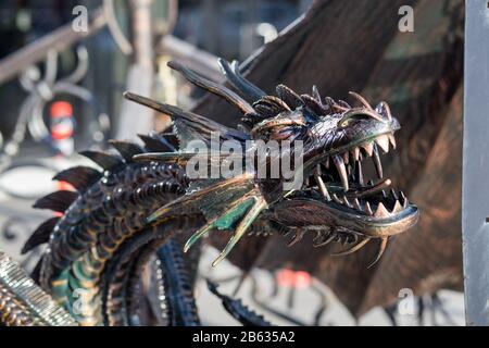 Statue des alten eisernen Drachen Stockfoto