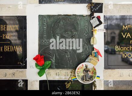 Grab des ukrainischen anarchistischen Revolutionärs Nestor Makhno (1888-1934) auf dem Friedhof Père Lachaise in Paris, Frankreich. Stockfoto