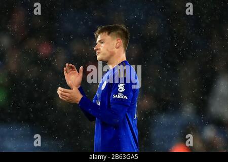 Leicester, Großbritannien. März 2020. Kasper Schmeichel von Leicester City lobt die Leicester Fans nach dem Premier-League-Spiel zwischen Leicester City und Aston Villa im King Power Stadium, Leicester am Montag, 9. März 2020. (Kredit: Leila Coker / MI News) Foto darf nur für redaktionelle Zwecke in Zeitungen und/oder Zeitschriften verwendet werden, Lizenz für kommerzielle Nutzung erforderlich Kredit: MI News & Sport /Alamy Live News Stockfoto