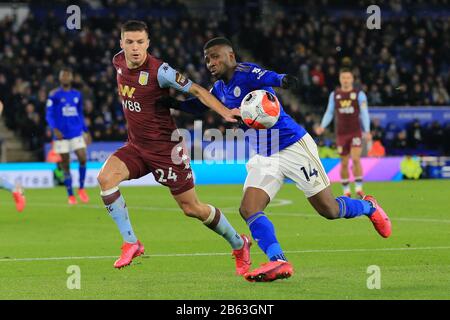 Leicester, Großbritannien. März 2020. Frederic Guilbert von Aston Villa und Kelechi Iheanacho von Leicester City während des Premier-League-Spiels zwischen Leicester City und Aston Villa im King Power Stadium, Leicester am Montag, den 9. März 2020. (Kredit: Leila Coker / MI News) Foto darf nur für redaktionelle Zwecke in Zeitungen und/oder Zeitschriften verwendet werden, Lizenz für kommerzielle Nutzung erforderlich Kredit: MI News & Sport /Alamy Live News Stockfoto