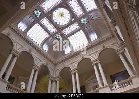 Osgoode Hall - Innenraum mit der Buntglasdecke Stockfoto