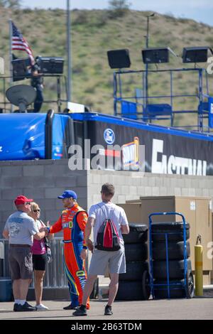 Avondale, Arizona, USA. März 2020. Chris Buescher (17) geht auf die Strecke, um für den FanShield 500 auf dem Phoenix Raceway in Avondale, Arizona zu trainieren. (Bild: © Logan Arce/ASP) Stockfoto