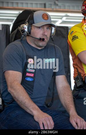 Avondale, Arizona, USA. März 2020. Ross Chastain (6) geht auf die Strecke, um für den FanShield 500 auf dem Phoenix Raceway in Avondale, Arizona zu trainieren. (Bild: © Logan Arce/ASP) Stockfoto