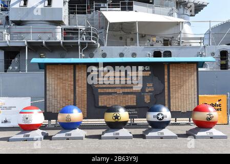 Los ANGELES, KALIFORNIEN - 06. März 2020: Plankowners Memorial auf der USS Iowa, einem außer Dienst gezogenen Kriegsschiff, das jetzt ein Maritime Museum ist. Stockfoto