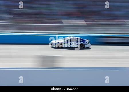 Avondale, Arizona, USA. März 2020. TY Dillon (13) kämpft um Position für den FanShield 500 auf Phoenix Raceway in Avondale, Arizona. (Bild: © Logan Arce/ASP) Stockfoto