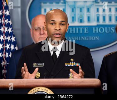 Washington, DC, USA. März 2020. 9. März 2020 - Washington, DC, Vereinigte Staaten: Dr. JEROME ADAMS, Surgeon General of the United States, auf der Pressekonferenz der Coronavirus Task Force. Kredit: Michael Brochstein/ZUMA Wire/Alamy Live News Stockfoto