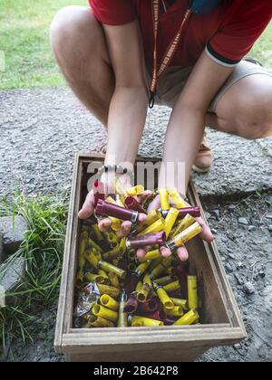 Viele Munition, Schrotflinten Stockfoto