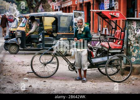 Rikscha-Fahrer in Nepal Stockfoto