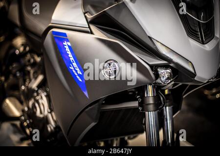 Detail des Motorradlogos. Nahaufnahme des Yamaha-Logos. Stockfoto