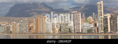 Benidorm Spanien Panoramaaussicht auf die Hochhäuser an der Costa Blanca Stockfoto