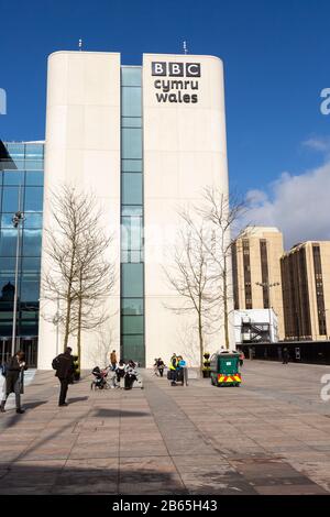 BBC Cymru Wales TV Studios Headquarters Building, Central Square, Cardiff, South Wales, Großbritannien, wurde 2019 von Foster and Partners entworfen Stockfoto