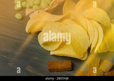 Fast Food und Snack Konzept. Ungesunde Snacks und Pommes Stockfoto