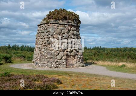 Denkmal zur Erinnerung an die Hochadligen, die im Culloden Moor starben - der Ort der entscheidenden Schlacht von Culloden während der Jacobi-Rebellion von 1745 Stockfoto