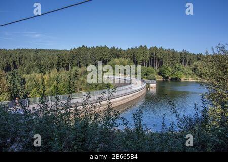 Brucher Staudamm im Bergischen Land Stockfoto