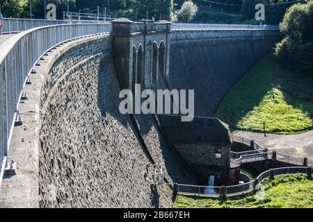 Brucher Staudamm im Bergischen Land Stockfoto