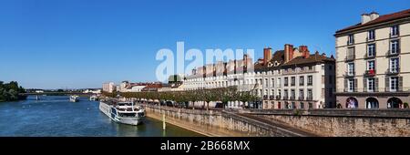 Europa, Frankreich, Chalon-sur-Saône, Bourgogne-Franche-Comté, Departements, Quai Gambetta, Fluss Saône, Riverbank, Stockfoto