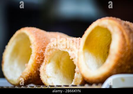 Traditionelle tschechische Köstlichkeiten auf dem lokalen Markt Stockfoto