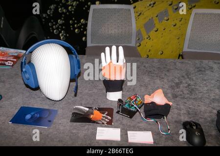 London, Großbritannien. März 2020. Die Wearable Technology Show 2020 Designpartners Wearable Technology with Inbuild Sensors Credit: Ian Davidson/Alamy Live News Stockfoto