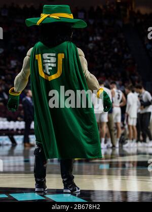 März 2020 Las Vegas, NV, USA San Francisco Dons Maskottchen während des Halbfinalspiels der NCAA West Coast Conference Men's Basketball Tournament zwischen Gonzaga Bulldogs und den San Francisco Dons 77-81 in der Orleans Arena Las Vegas, NV verloren. Thurman James/CSM Stockfoto