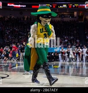 März 2020 Las Vegas, NV, USA San Francisco Dons Maskottchen während des Halbfinalspiels der NCAA West Coast Conference Men's Basketball Tournament zwischen Gonzaga Bulldogs und den San Francisco Dons 77-81 in der Orleans Arena Las Vegas, NV verloren. Thurman James/CSM Stockfoto