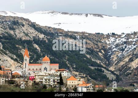 Mar Saba Kirche im Dorf Bsharri im Libanon Stockfoto