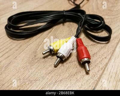 RCA-Stecker für Composite-Video-Anschluss für alte Kameras und fernseher Stockfoto