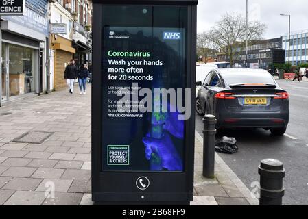 Stamford Hill, London, Großbritannien. März 2020. Coronavirus Public Information Plakattafeln in Stamford Hill. Credit: Matthew Chattle/Alamy Live News Stockfoto