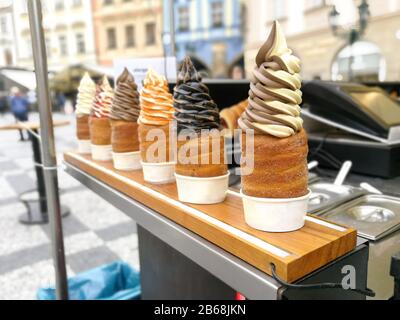 Traditionelle tschechische Bäckerei auf der Straße gebacken Stockfoto