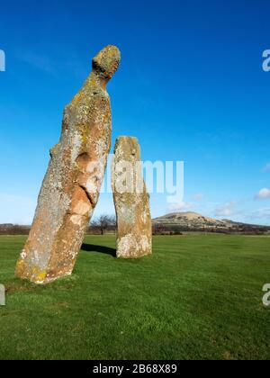 Bronze Alter Stehsteine an Lundin Links zu Largo Law Beyond Fife Scotland Stockfoto