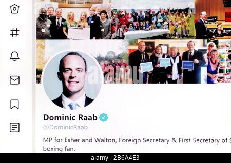 Twitter-Seite (März 2020) Dominic Raab Abgeordneter, Außenminister Stockfoto