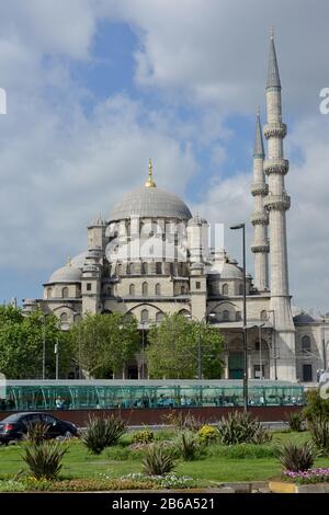 Die Süleymaniye-Moschee ist eine osmanische imperiale Moschee, die sich auf dem Dritten Hügel von Istanbul in der Türkei befindet. Es ist die größte Moschee der Stadt und eine der Stockfoto