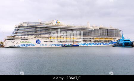 Kreuzfahrtschiff Aida Nova (auch AIDAnova), grüner Kreuzfahrtschiff in Las Palmas de Gran Canaria, Kanarische Inseln Stockfoto