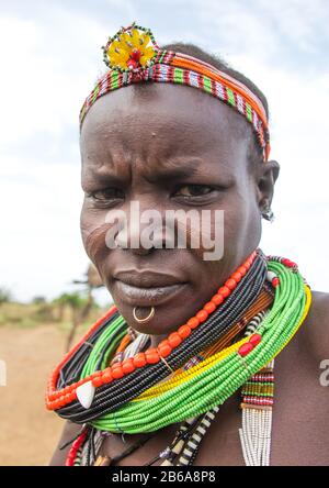 Porträt einer Toposa-Stammfrau, Namorunyang State, Kapoeta, Südsudan Stockfoto