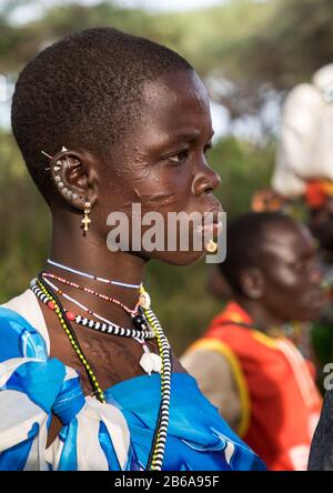 Toposa-Stammfrau mit Schikane an der Wange, Namorunyang State, Kapoeta, Südsudan Stockfoto