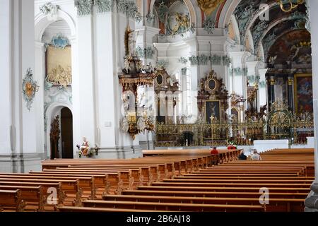 ST. Gallen, SCHWEIZ - 10. JULI 2014: Die Stift Sankt Gall. Die seit 719 bestehende Römisch-Katholische Kathedrale gehört zur UNESCO-Welt Herita Stockfoto