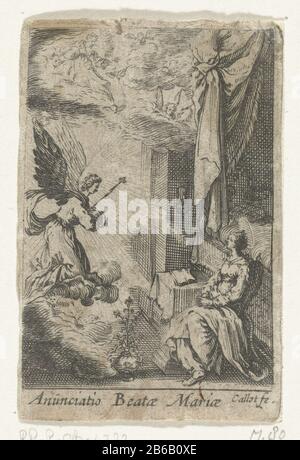 Anunciatio Declaration Mary (titel op object) Annunciatio Beatae Mariae (title object) Objekttyp: Picture Item Number: RP-P-ob-4722Catalogusreferencie: Meaume 80Opperking: Copy (mirror Image) Lieure 1361Opperking: Copy (mirror Image) Beschreibung: Ein Engel sagt Maria voraus, neben einem Lectant, der Geburt mit den Händen. Über dem Engel und Gott der Heilige Geist in Form einer Taube. Unter der Aufführung eine Bildunterschrift in Latijn. Hersteller: Zu drucken von: Jacques Callot (auf dem Objekt angegeben) Druckerhersteller: Anonymer Standort Herstellung: Frankreich Datum: 1633 - Stockfoto