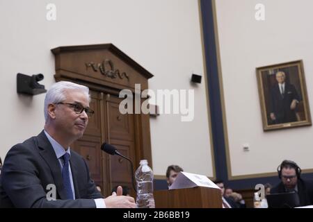 Charles W. scharf, CEO und präsident von Wells Fargo & Company, spricht bei der Anhörung von House Financial Services, die Wells Fargo Zur Rechenschaft Zieht: CEO Perspectives on Next Steps for the Bank that Broke America's Trust on Capitol Hill in Washington, D.C. am Dienstag, 10. März 2020. Foto von Tasos Katopodis/UPI Stockfoto