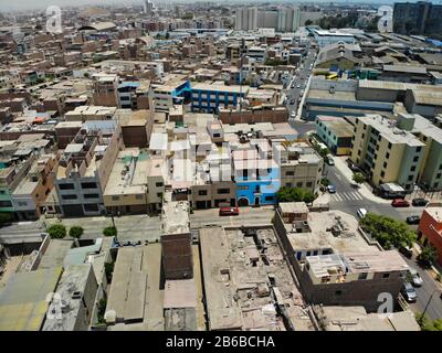 Lima, Peru Breña einer der Bezirke der peruanischen Hauptstadt, aufgenommen vom Himmel mit einer Drohne Stockfoto