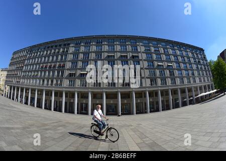 Leibnizkolonnaden, Walter-Benjamin-Platz, Leibnizstraße, Charlottenburg, Berlin, Deutschland Stockfoto