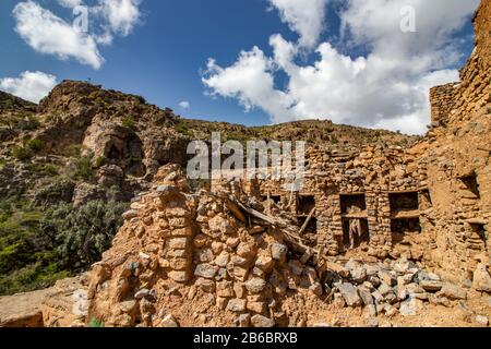 Archäologische Stätte im Wadi Bani Habib bei Nizwa im Oman wunderschönes Tal mit Ruinen Stockfoto