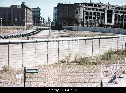 Mauer Berlin Potsdamer Straße / Potsdamer Platz - Grenze Berlin Stockfoto
