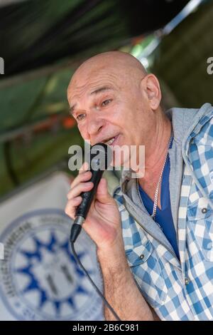 Peter Sebastian - Sänger, Hamburg, Wilhelmsburg, Außenmühlenfest Stockfoto