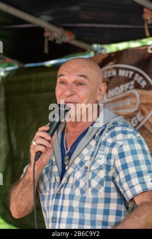 Peter Sebastian - Sänger, Hamburg, Wilhelmsburg, Außenmühlenfest Stockfoto