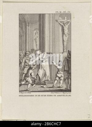 Ikonoklasmus, 1566 Bildsturm in der Oude Kerk Amsteldam (Titelobjekt) Ikonoklasmus in der Oude Kerk in Amsterdam, 1566. Die Frau Weyn-Storage wirft ihren Pantoffel zu einem Kruzifix. Oben rechts: IV.D.M.Pl.IV Hersteller: Druckmaschine: Reinier Vinkeles (I) (denkmalgeschütztes Gebäude) Druckerhersteller Cornelis Bogerts (denkmalgeschütztes Eigentum) zum Zeichnen: Jacobus Kauft (börsennotiertes Eigentum) Ort Herstellung: Amsterdam Datum: 1783 - 95 Physikalische Eigenschaften: Ätzmaterial: Papiertechnik: Ätzmaße: Blatt: H 160 mm × W 100 mmToelichtingIllustratie für: J. Fokke. Die Geschichte der Vereinigten Niederlande für den Patrioten Stockfoto