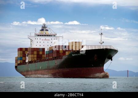 Seaspan New York betritt Port Nelson, Neuseeland Stockfoto