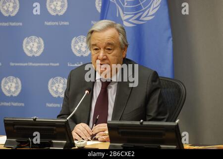 UN-Hauptquartier in New York. März 2020. UN-Generalsekretär Antonio Guterres spricht beim Start der Erklärung der Weltorganisation für Meteorologie (WMO) zum Weltklimazustand 2019 im UN-Hauptquartier in New York am 10. März 2020. Das Jahrzehnt 2010-2019 war das wärmste auf dem Rekord, 2019 war das zweitwärmste Jahr überhaupt, so ein Bericht der Weltorganisation für Meteorologie (WMO). Kredit: Xie E/Xinhua/Alamy Live News Stockfoto