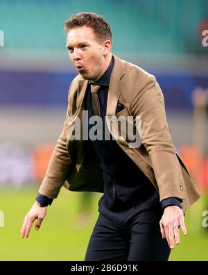 RB-Leipzig-Manager Julian Nagelsmann feiert nach dem Schlusspfiff beim 16. Zweitliga-Spiel der UEFA Champions League in der Red Bull Arena, Leipzig seinen Sieg. Stockfoto