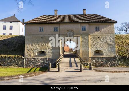 Nykoping, Sodermanland/Schweden - 03 06 2020: Schloss Nykopings an einem schönen sonnigen Frühlingstag mit blauem Himmel Stockfoto